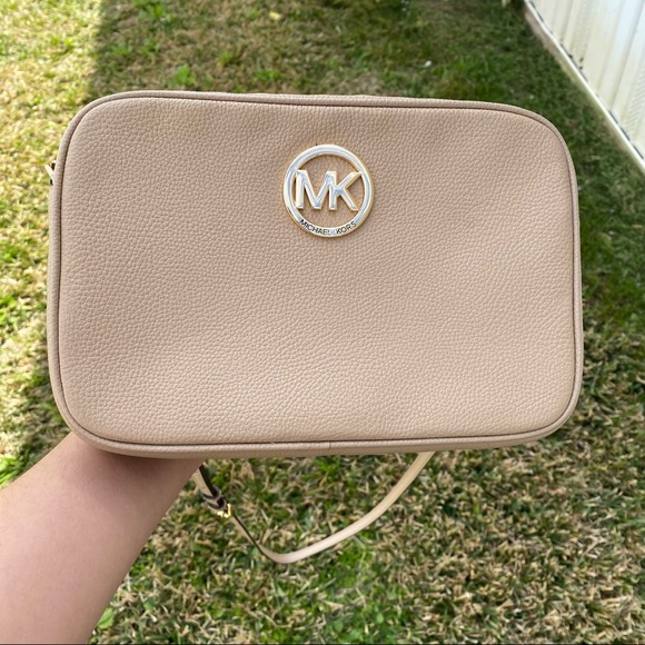 Michael Kors Light Camel Shoulder Bag - Picture 1 of 6